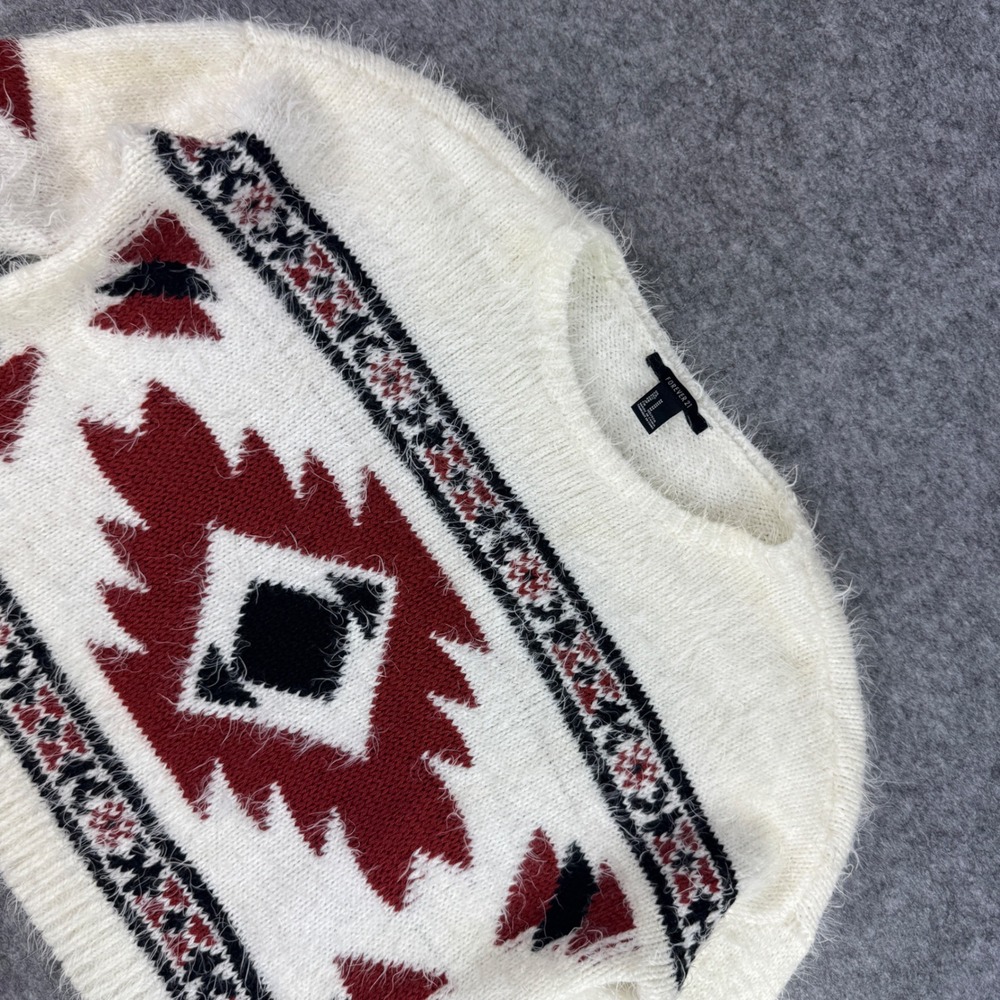 Forever 21 Womens Medium White Southwestern Fuzzy Eyelash Knit Crop‎ Sweater